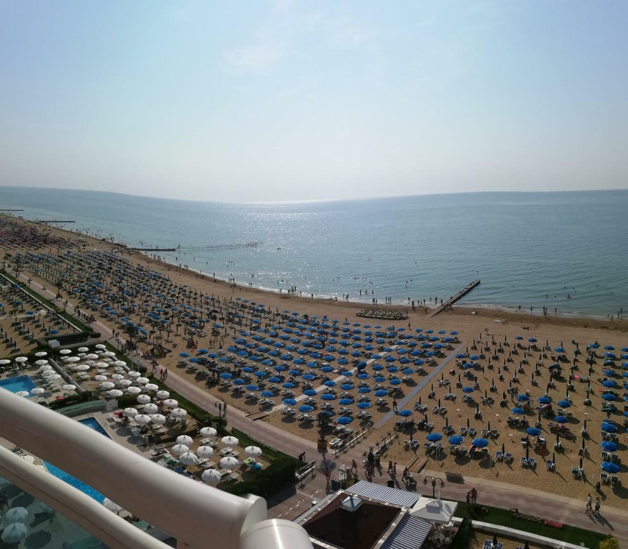 Hotel Caravelle&Minicaravelle Lido di Jesolo Exterior photo